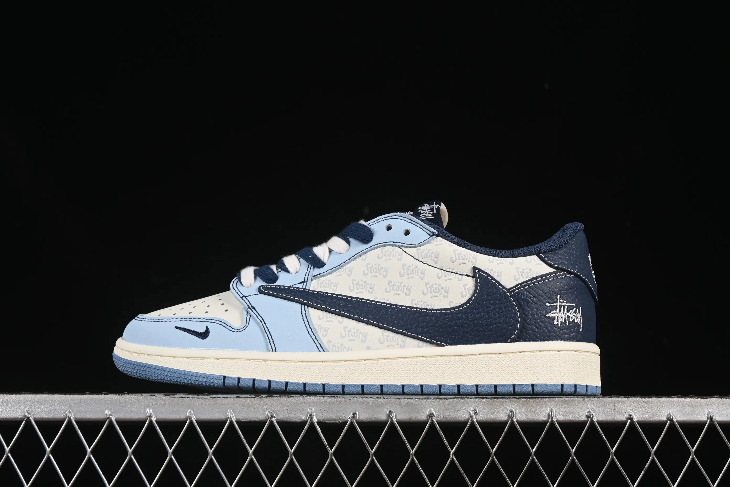 All categories Air Jordan Jordan series basketball shoes Air Jordan 1 Low High-end customized low-top sneakers Travis Scott x Fragment Design x Air Jordan 1 Low OG SP AJ1 Stussi co-branded white and blue stitching low-top cultural casual sneakers XZ5749-010